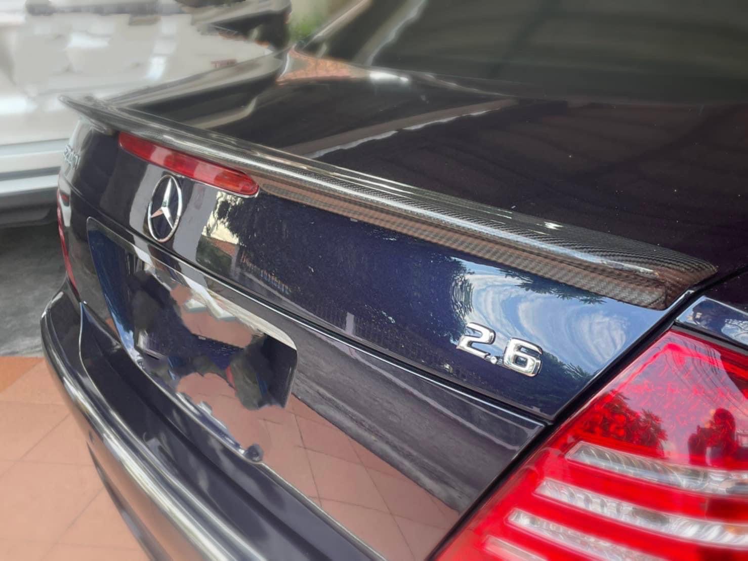 Spoiler หลัง benz w211 AMG carbonแท้