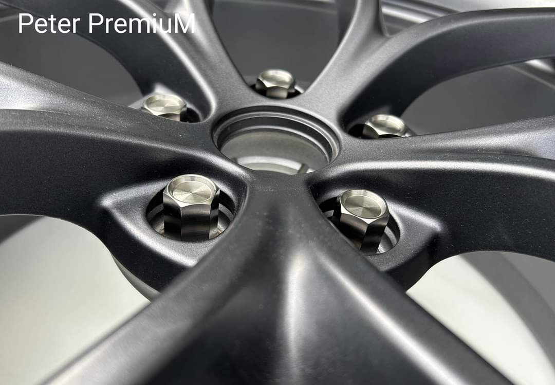 Peter PremiuM - Titanium Gr.5 ( Ti 6AL4V)  Wheel nuts for Tesla. M14 x 1.5 conical seat Length 40 mm.